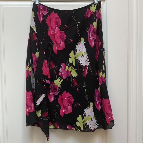 Perfect Vacation Skirt! Louben Feminine floral skirt - Picture 7 of 7